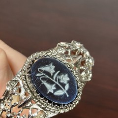 Whiting & Davis Intaglio Lily Flower Cameo Silvertone Hinged Bracelet Mesh Bags