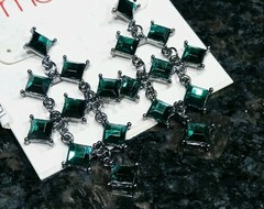 Green Rhinestone Earrings Dangle Silver tone Boho 80’s style Macy’s Vintage 2 in
