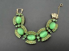 Vtg Mint-Green Cabochon & Rhinestone Unsigned Bracelet Gold Tone 5-Link Safety