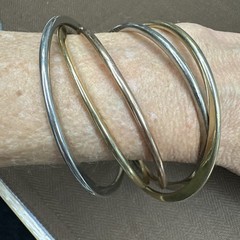 Vintage 1960s Gold ,Silver, Rose Gold Tone 5 Bangle Interlocking Bracelet J104