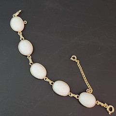 Vintage Scarab Bracelet White Milk Glass Egyptian Revival Oval Gold Tone 6.5″