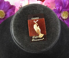 Give Me A HAND CHARM Vintage Trifles N’ Treasures Pendant New On Card Goldtone