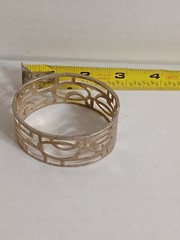 Unbranded – Vintage Hinged Spring Tension Bracelet – One Size – Silver Tone