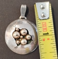 14kt Gold and Sterling Silver ”Bird’s Nest” Pendant in Excellent Condition