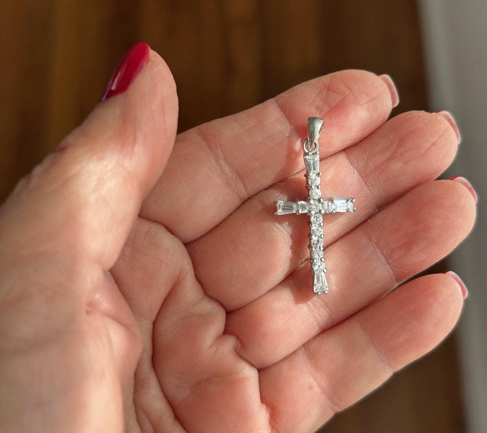 Vintage 925 silver zirconia cross with tampered baguette shape cut