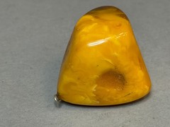 NATURAL OLD ANTIQUE YELLOW BUTTERSCOTCH BALTIC AMBER PENDANT 14,7 gr