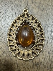 Vintage 1974 Sarah Coventry Amber Teardrop Goldtone Pendant 1.5”