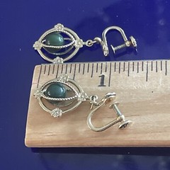 AMCO 14KT Gold Overlay Green Nephrite In A Cage Dangle Screw Back Earrings Bx15
