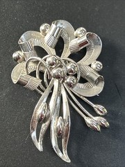 Vintage Sterling Silver Leaf & Ribbon Brooch Pendant / Pin, 8g, Mid-Century 2”