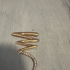 Vintage Fashion Jewlery Gold tone & Crystal’s Brooch Pin