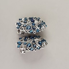 Vintage Rhinestone Clip On Earrings Blue Glass Oval Flower Silver Tone 1″