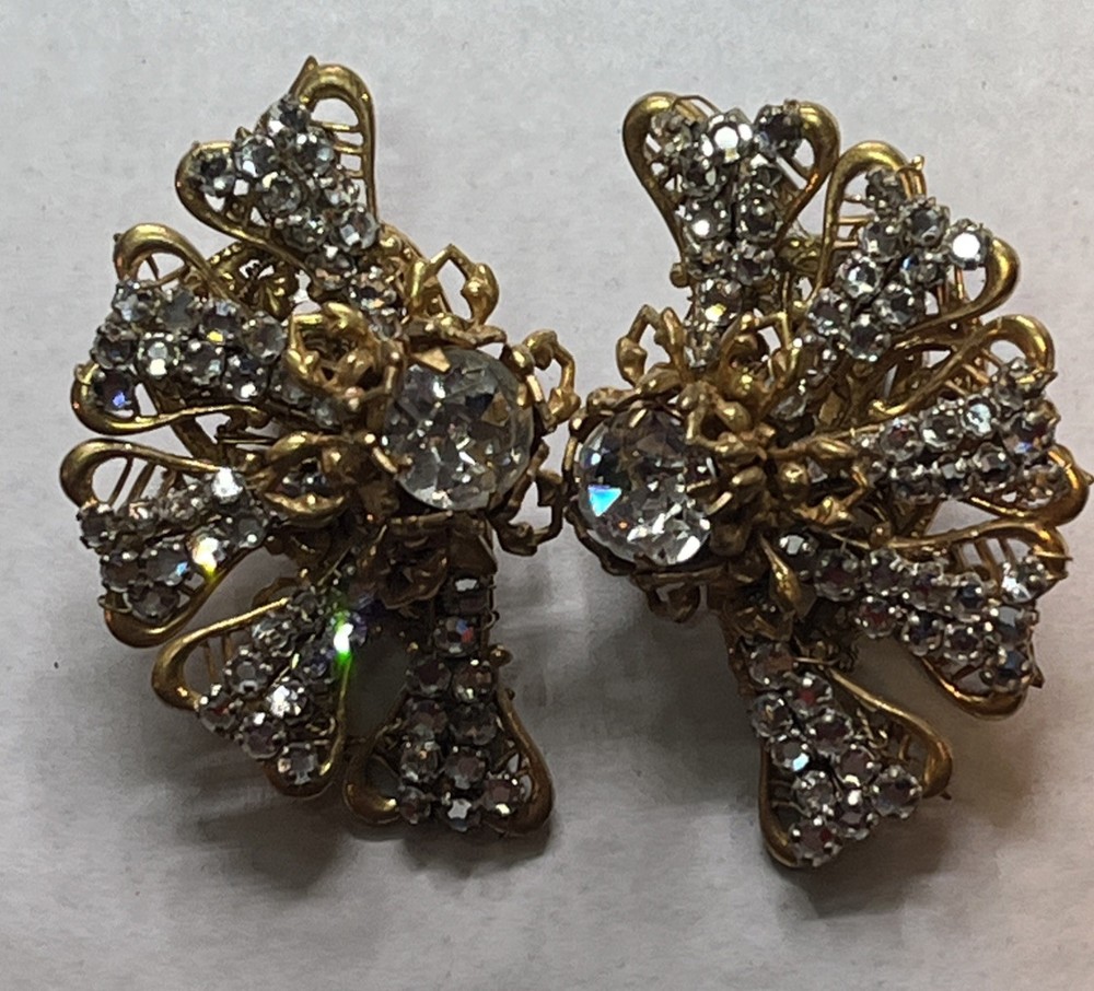 Vintage Miriam Haskell Jeweled Fan 1 3/4”Rhinestone Gold Tone Clip On Earrings