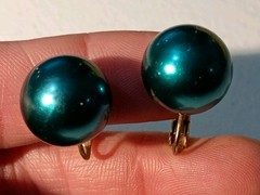 E110 Pretty Vintage Gold Tone & Aqua Metallic Round 5/8in Sphere ClipOn Earrings