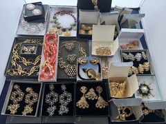 Vintage Jewelry Lot All Avon Barrera KJL Simpson 33 Pc Statement Necklace Runway