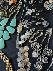 3.5 Lbs! 50+Vintage lot Of Silver And Gold Tone Necklace/bracelets/earrings/ring