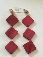 VTG Earrings Statement Clip Dangle Magenta Wood Chunky Shoulder Sweepers Rare