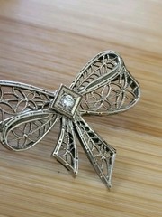 Antique 1920s BELAIS BROTHERS 18K White Gold Sapphire Filigree Bow Brooch