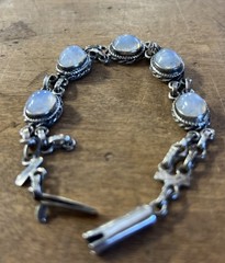 Vintage Moonstone Sterling Silver Bracelet 8.5 In. 24.9-grams 5 Stones
