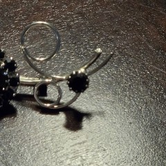 Vintage Jet Black Rhinestone Silver Tone Flower Ladies Brooch Pin