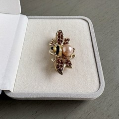 LC Lauren Conrad Gold Bumble Bee Rhinestones Faux Pearl Brooch Pin Jewelry