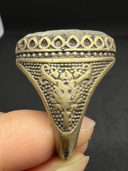 Rare Ancient Ring With White Carved Stone Eastern King Motif Antique Size 9.5 US