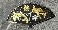 Vntg Tricolor Damascene Fan Brooch Gold Niello Bids Flowers Trombone Clasp W11