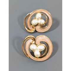 Vintage Avon Island Shell Pierced Earrings Gold Tone Faux Pearl Swirl