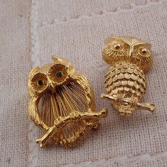Vintage Pair Set Of 2 Gold Tone Owl Rhinestone Wire Pin Brooches