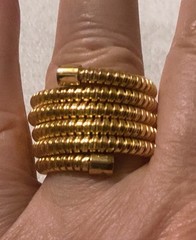 Vintage Unsigned Gold Tone Tubogas Coiled Ring, Flexible Ribbed Size 9.5-10