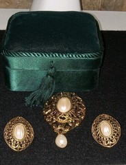 Vintage Faux Pearls Pendant/ Brooch with Earings Set in Small Jewlery Case