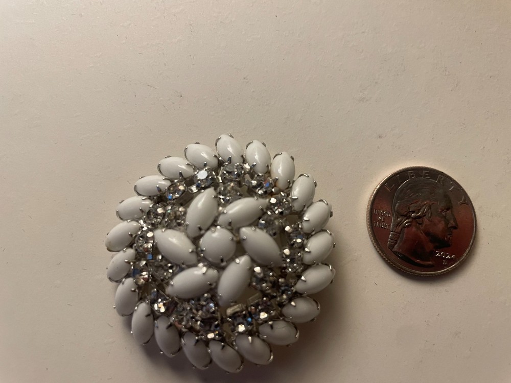 Stunning Marquise Shape Enamel and Round Rhinestones Brooch Excellent Preowned
