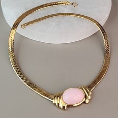 Vintage Trifari Necklace Pink Pendant Gold Tone Herringbone Chain 16.5″