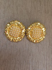 Modo Flower Brooch Pin & Clip-On Earrings Set Gold Tone Faux Pearl White Round