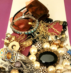 Vintage/Now Jewelry Lot Resell Craft Repair Mostly Wearable Many Signed 4.15 lbs