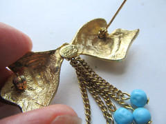 Vintage Turquoise Blue Glass Gold Tone Signed HOBE BOW BROOCH Dangle Drop