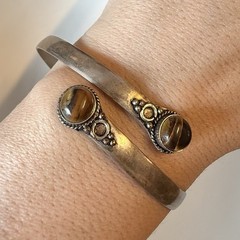 Ethnic Tiger’s Eye Gemstone Silver Tone Adjustable Cuff Bracelet / Arm Band 9.5”