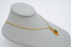 Vintage Pendant Necklace Gold Tone Jade Diamond Pearl 18″