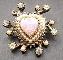 Vintage Gold Tone Opalite Heart Brooch Pin Rhinestone Accents Faux Opal