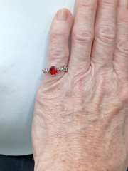 Red CZ Cubic Zirconia Faceted Gemstone Sparkle Silver Tone Vine Band Ring Size 7