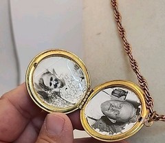 Vintage Gold Tone Faux Watch Locket Pendant Necklace SEE DESCRIPT. & PICS 26″