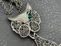 Vintage Silver Tone Filigree Cat Pendant Necklace Green Glass Eye Articulated
