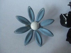 6 Vintage Flower Enamel Yellow Red Blue Green White Gold Silver Daisy Lot