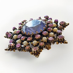 Lilac Purple Austrian Crystal Star Dome Brooch Gold Tone Filigree Glass Pearls