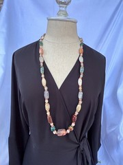 VINTAGE 4.3OZ HEAVY SILK KNOTTED MULTI GEMSTONE AGATE BEGGAR BEADS NECKLACE.