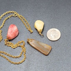 Vintage Agate Stone Gold Tone Chain Polished 3 Pink Brown Yellow Pendants 24″