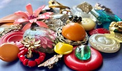 30PC VTG FLOWER PIN craft LOT,Mixed Media FLORAL ART,repurpose,HOLIDAY CRAFTS