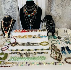 Jewelry addicts! Vintage Estate Costume AVON MONET 925 SOUTHWESTERN 89pc Lot