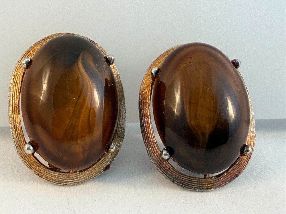 Vintage Faux Tiger Eye Seleni Gold Tone Clip Earrings Chunky Honey Brown Swirl