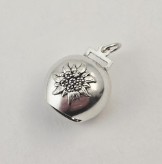 Vintage 800 Silver Edelweiss Cow Bell Swiss Antique Charm Pendant – 3.1g