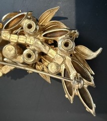 Vintage Juliana D & E Venus Flames Topaz Goldtone Brooch Book Piece